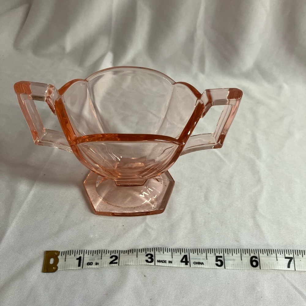 Elegant Pink Glass Dish with Handles - Picture 6 of 8